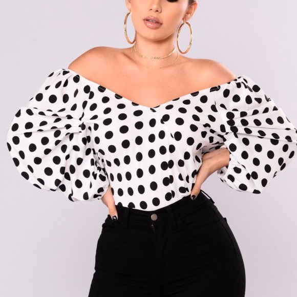 Tops - Black/white polka dot blouse 🖤